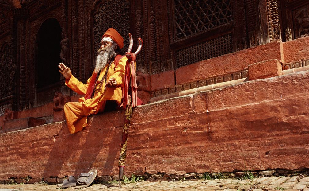Hindu man worshipping